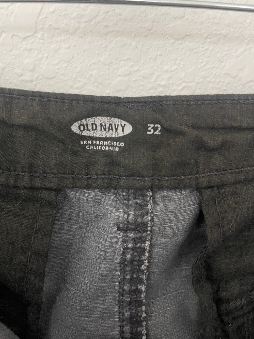 Old Navy Gray Camo Men's Cargo Shorts Multi-Pocket Size 32 - Picture 2 of 6